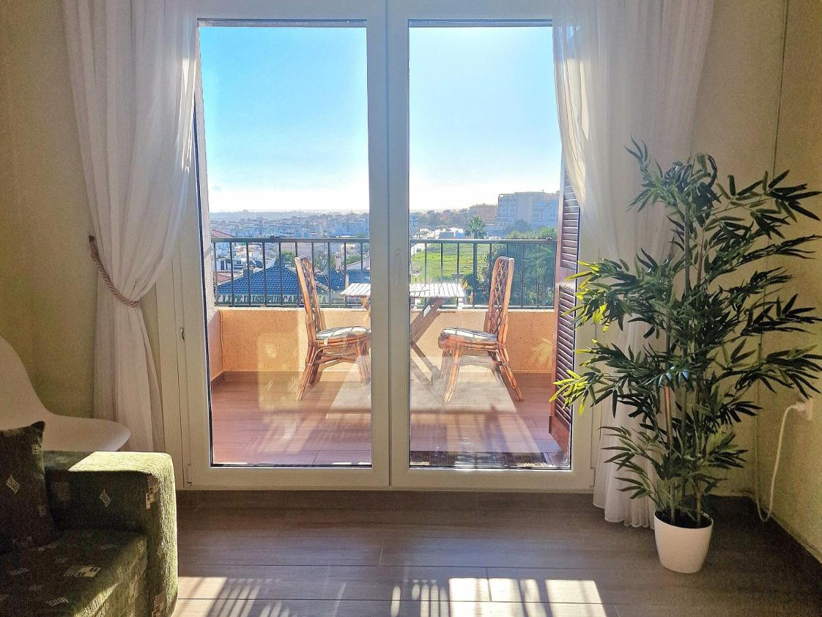 Apartment Cozy With Sea View